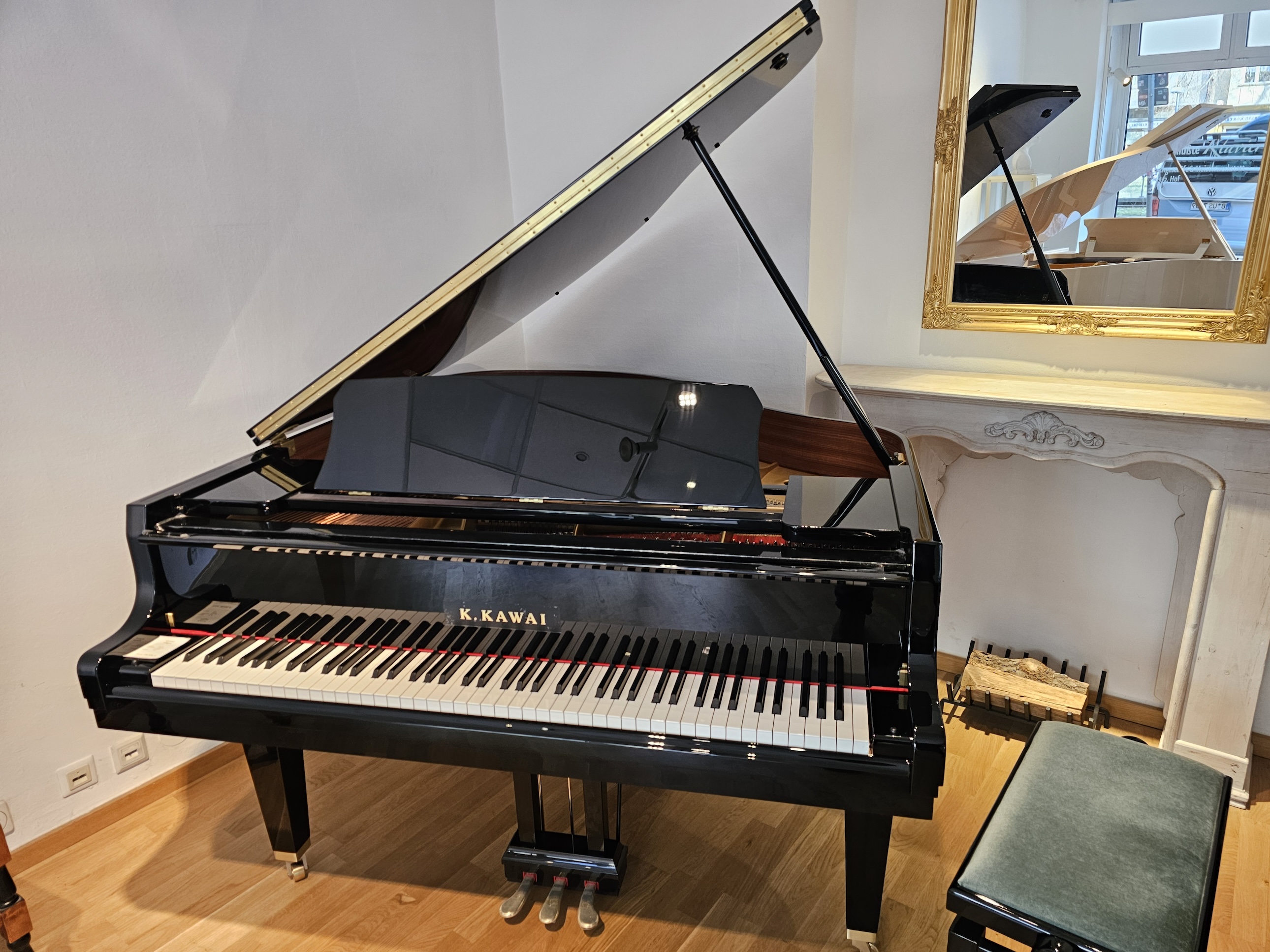 Kawai-Flügel Modell GL-30