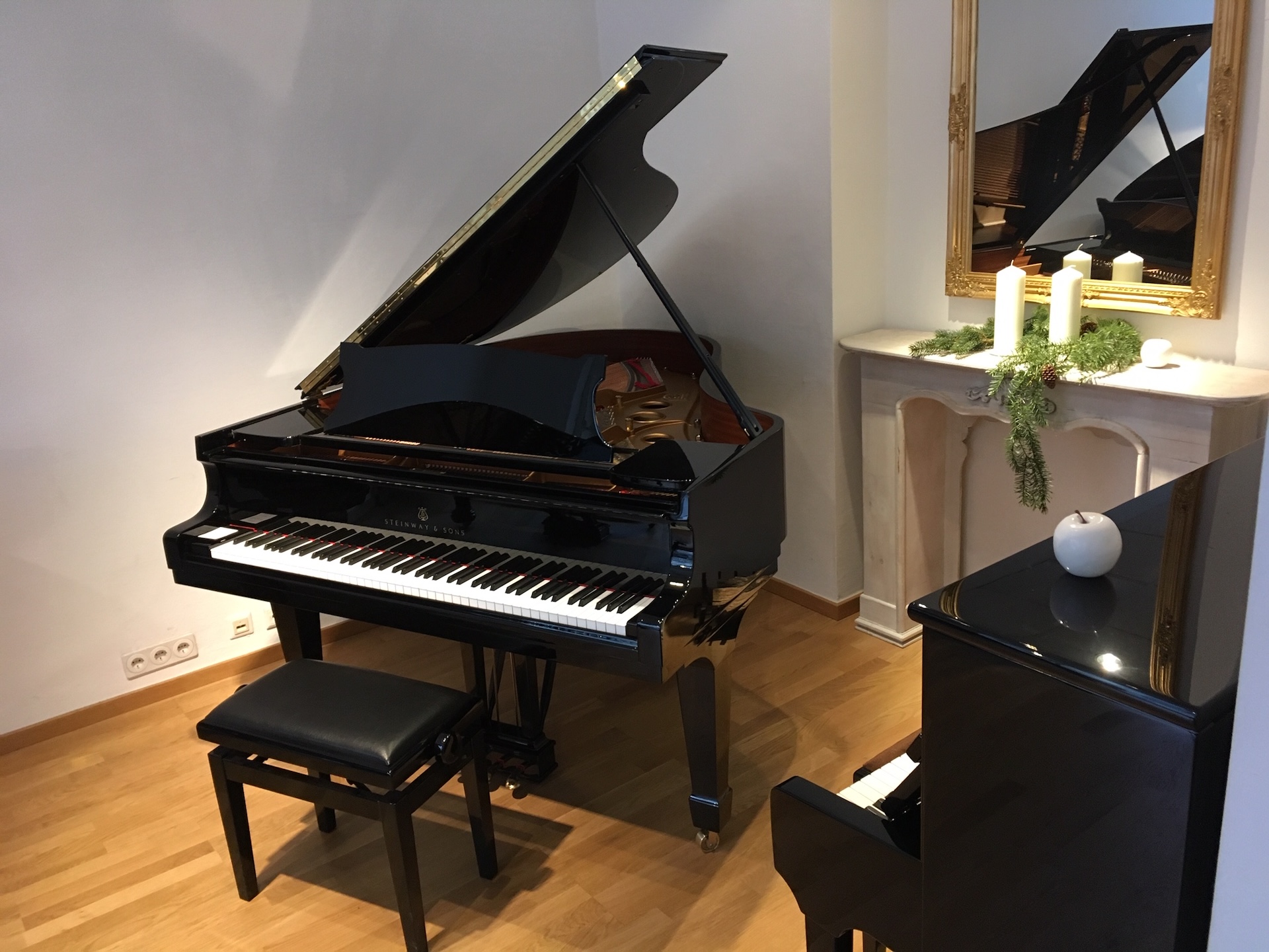 Steinway Flügel Modell O-180