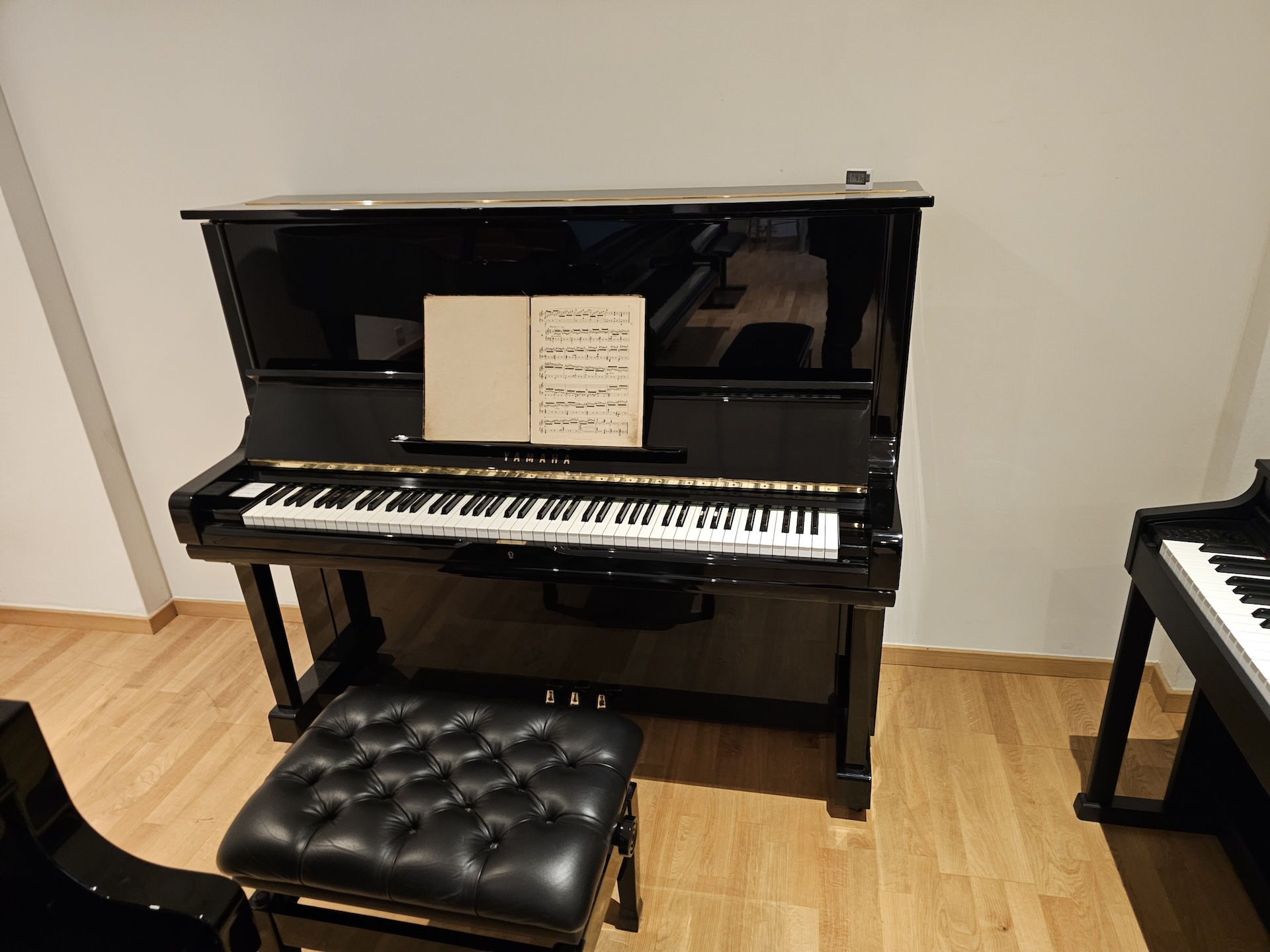 Yamaha Klavier Modell U 3 in schwarz poliert