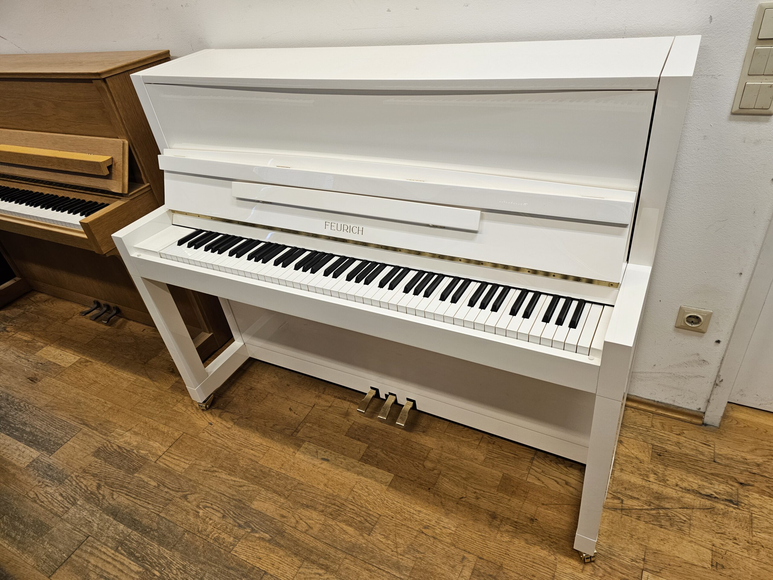 Feurich Klavier Modell 115 Premiere