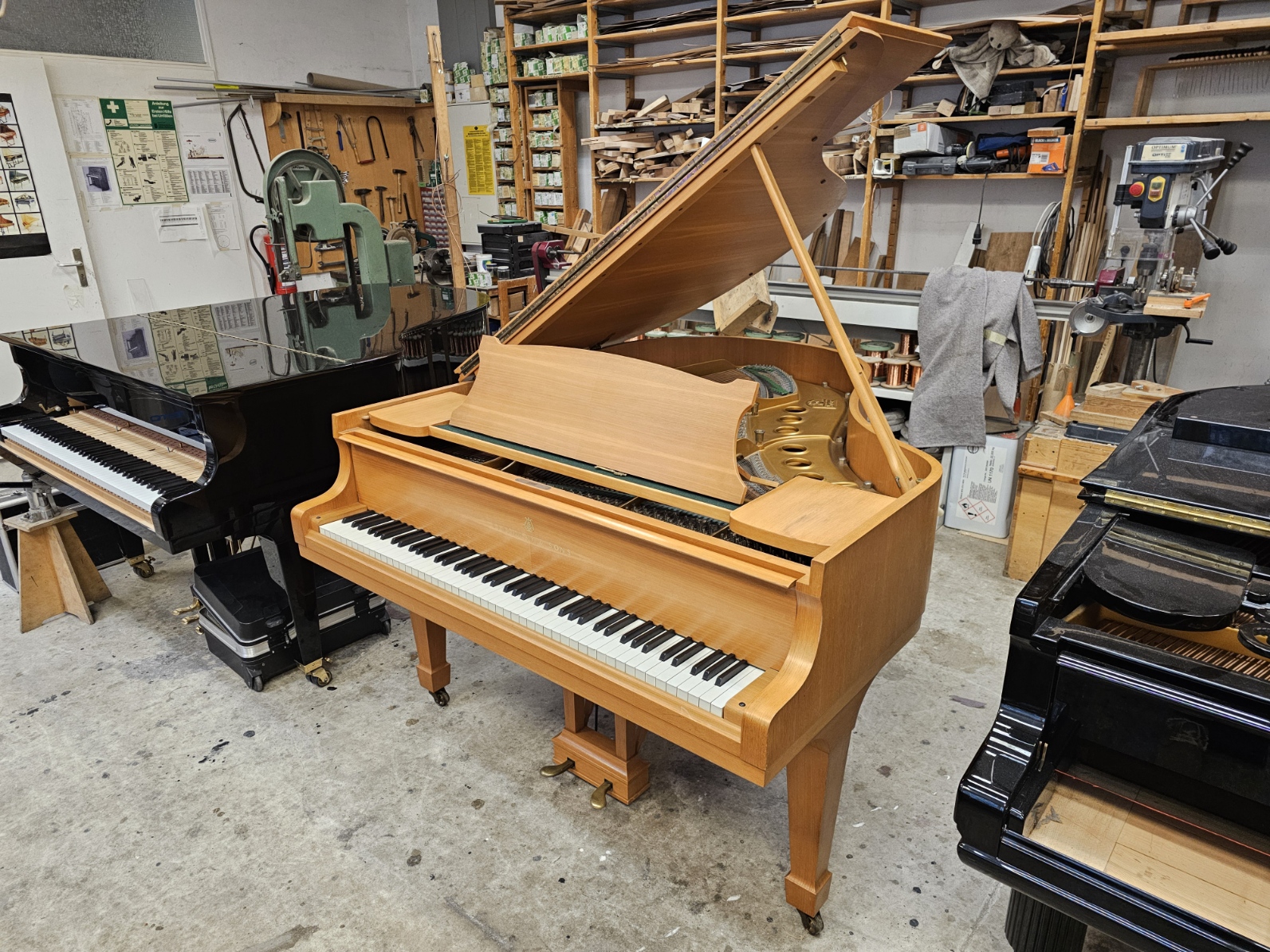 Steinway Flügel Modell M -170