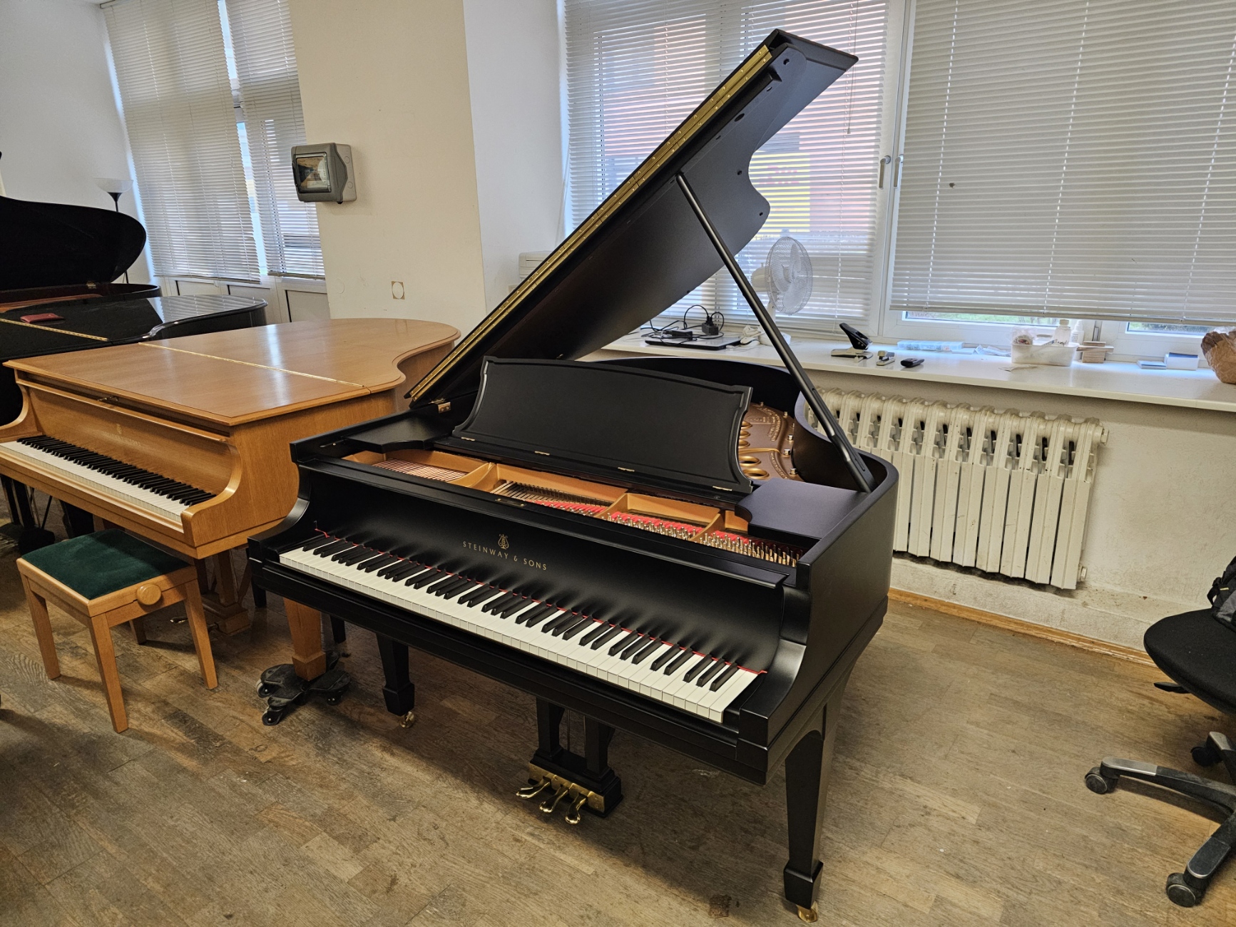 Steinway Flügel Modell M -170